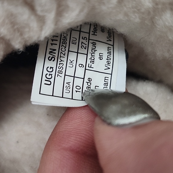 UGG Big Kids Chestnut Classic II Glitter Leopard Boots - Picture 3 of 8